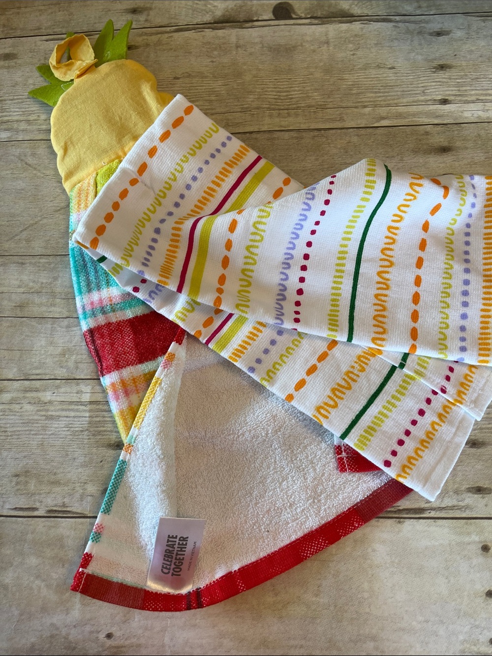 Pineapple Kitchen Cotton Towel Set of 2-One Hanging-Other Flat-Summer Towels - Picture 5 of 6